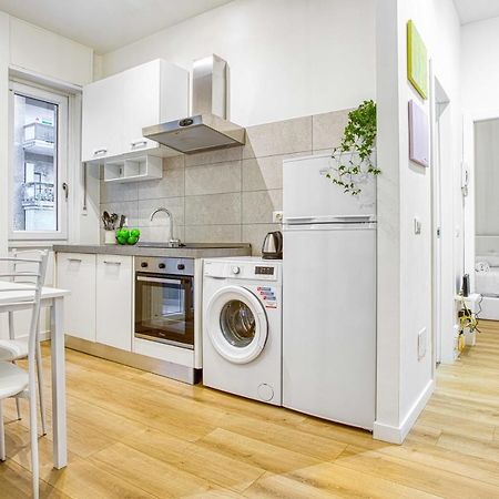 Joivy Warm And Inviting Flat With Balcony Appartement Milaan Buitenkant foto