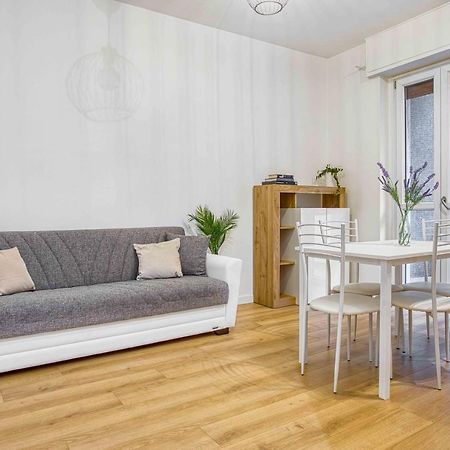 Joivy Warm And Inviting Flat With Balcony Appartement Milaan Buitenkant foto