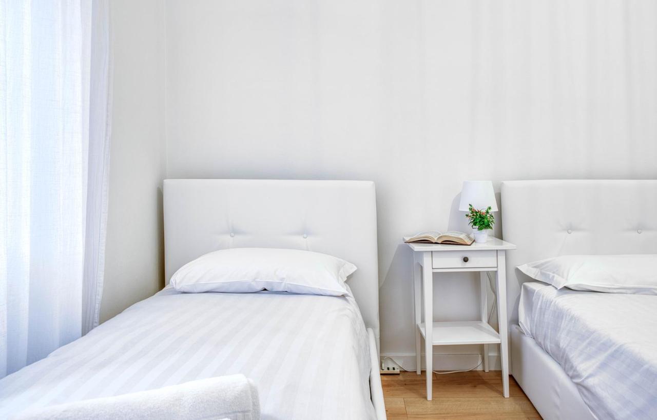 Joivy Warm And Inviting Flat With Balcony Appartement Milaan Buitenkant foto